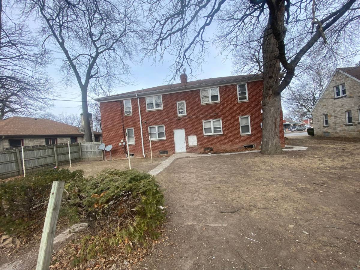 Apartment for rent at 4435 W Capitol Dr, Milwaukee, WI 53216
