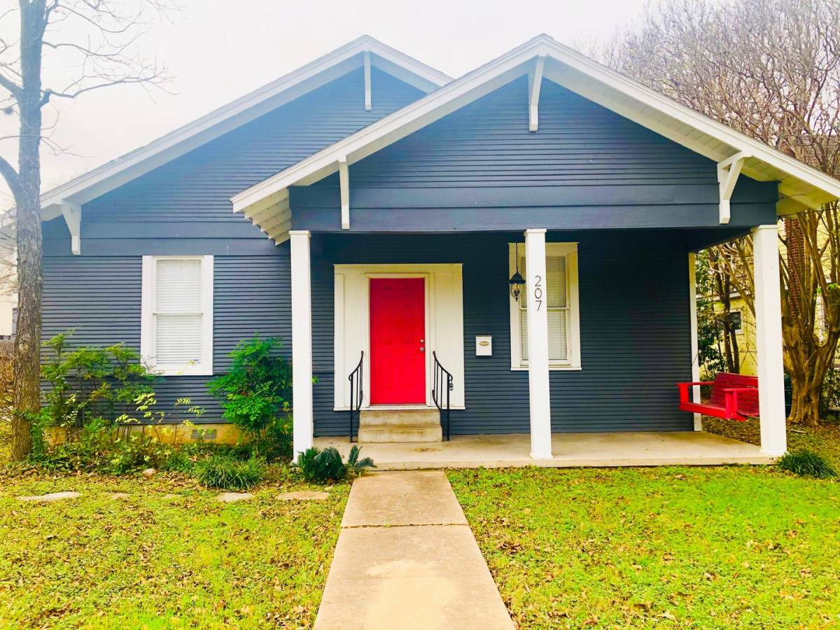 Apartment for rent at 207 W 39th St, Austin, TX 78751