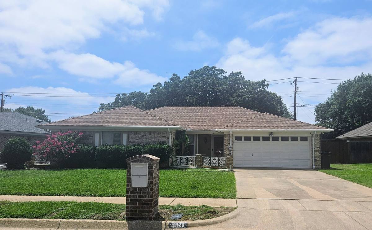 House for rent at 2529 Westpark Way Circle, Euless, TX 76040