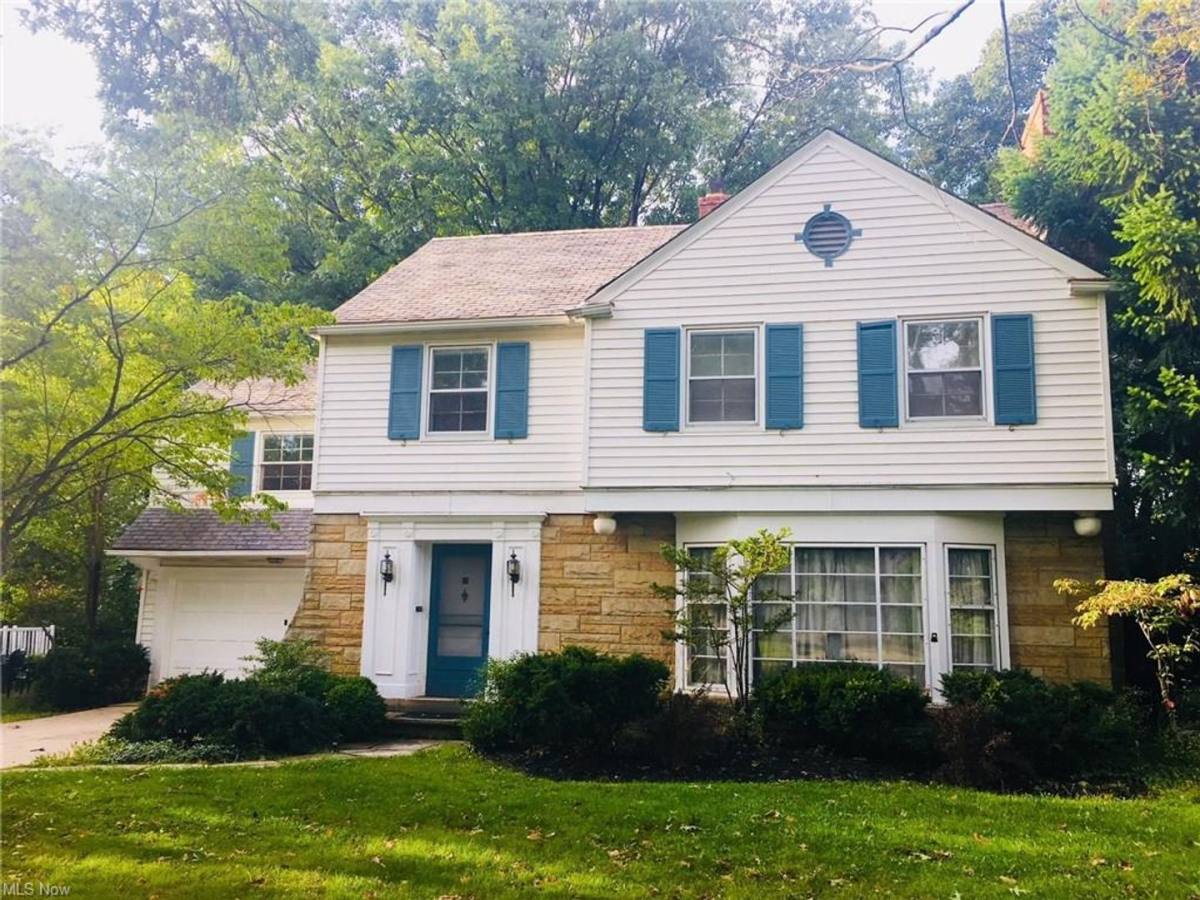House for rent at 3297 Chelsea Dr, Cleveland, OH 44118