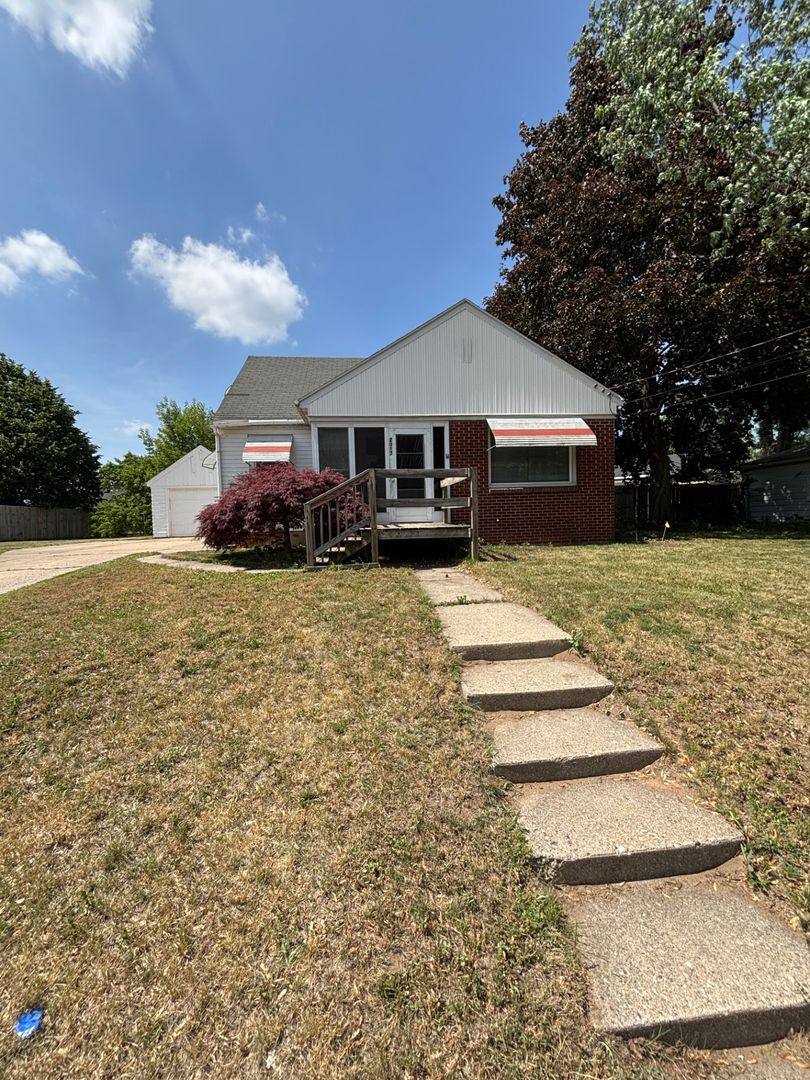 House for rent at 2017 Ithaca St SW, Wyoming, MI 49519