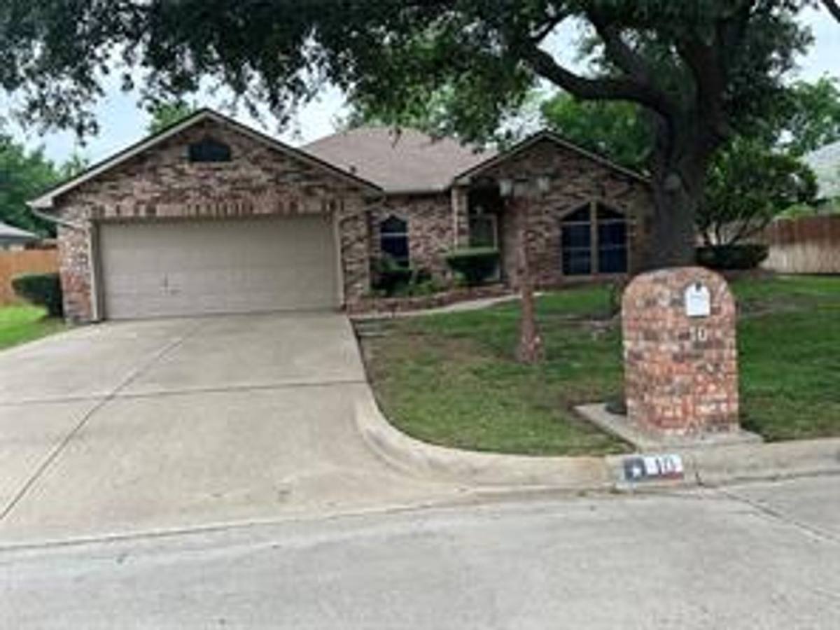 House for rent at 10 Monterey Dr, Roanoke, TX 76262