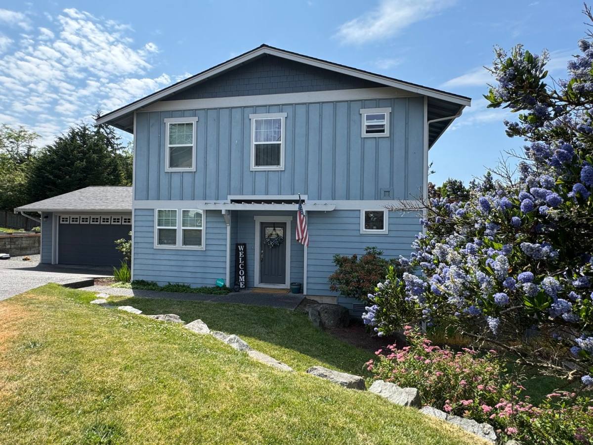 House for rent at 1123 N Waugh Rd, Mount Vernon, WA 98273