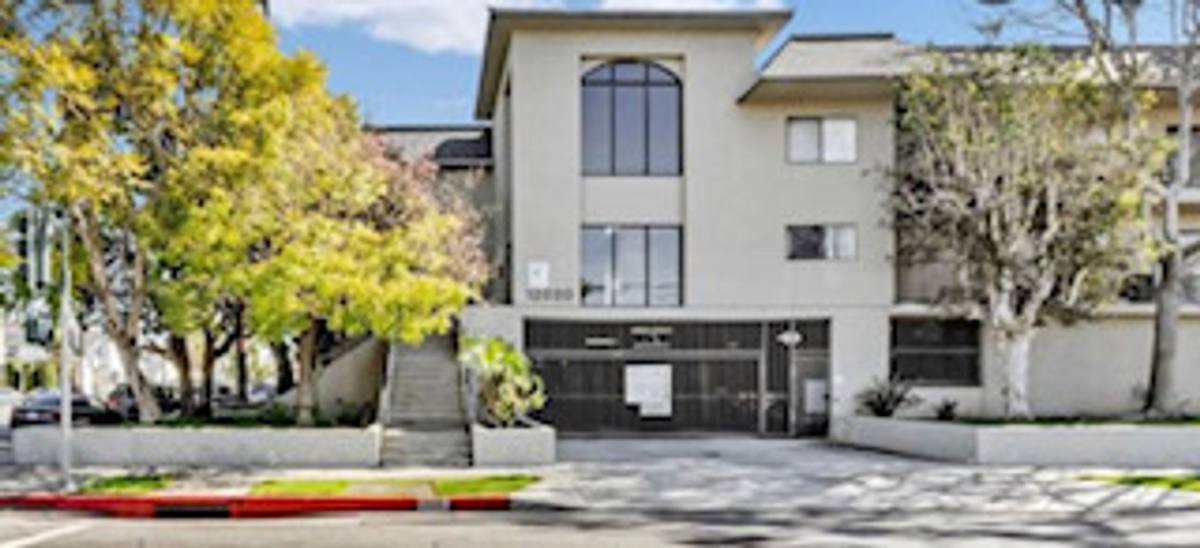 Apartment for rent at 12020 Grevillea Ave, Hawthorne, CA 90250