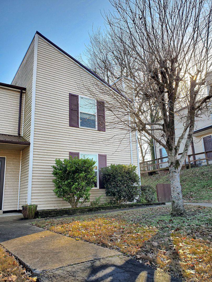 Condo for rent at 921 Kingsbury Dr, Clarksville, TN 37040
