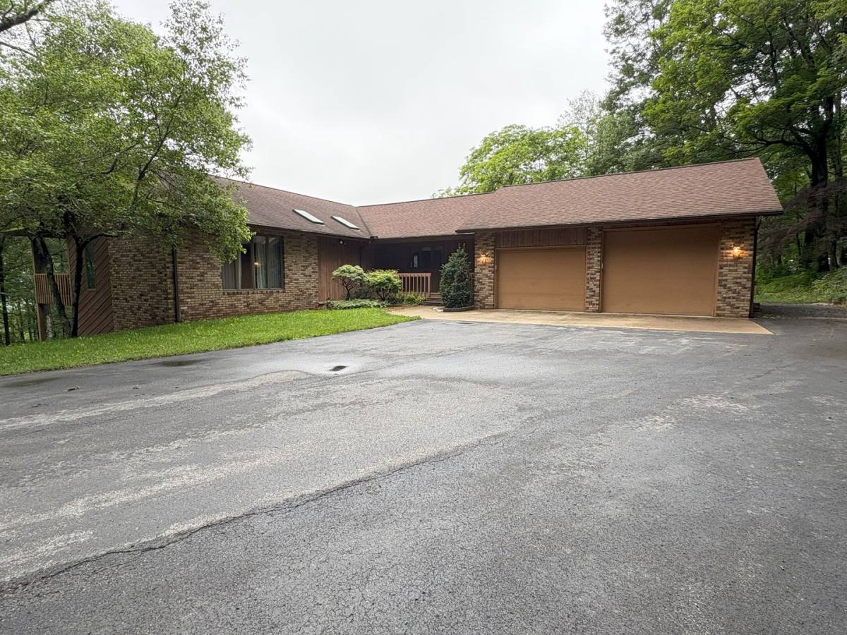 House for rent at 408 Rakestraw Rd, Montoursville, PA 17754