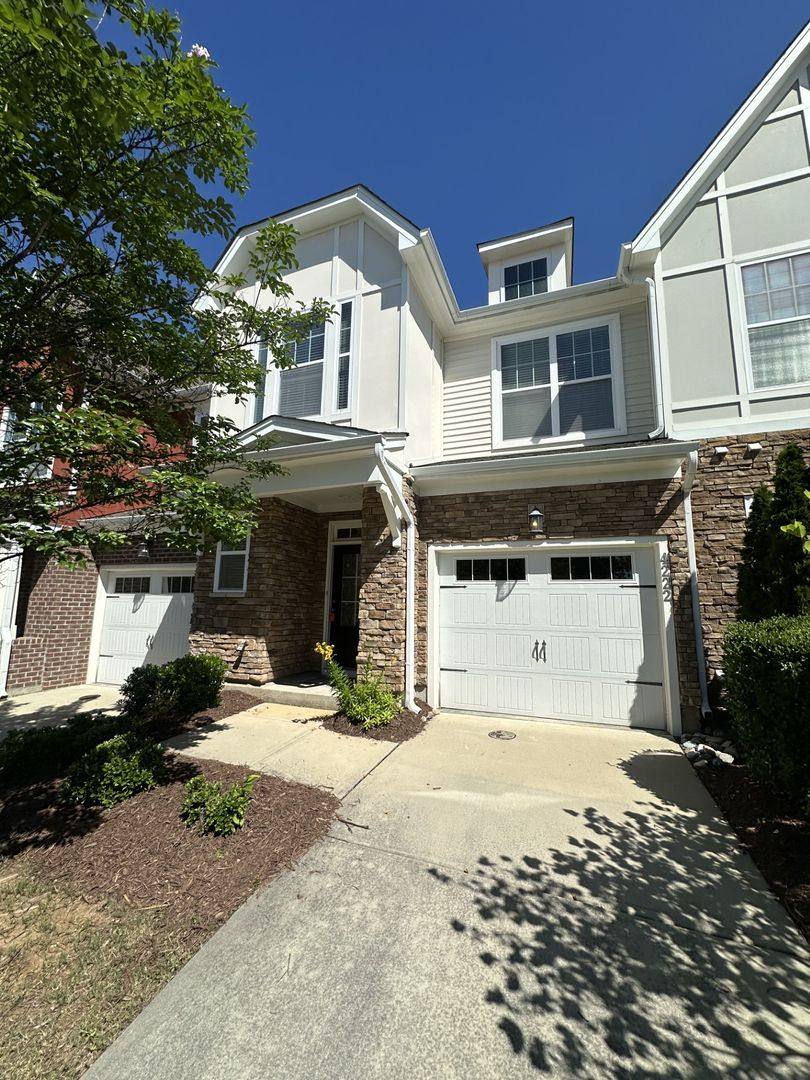 Townhouse for rent at 4222 Vallonia Dr, Cary, NC 27519