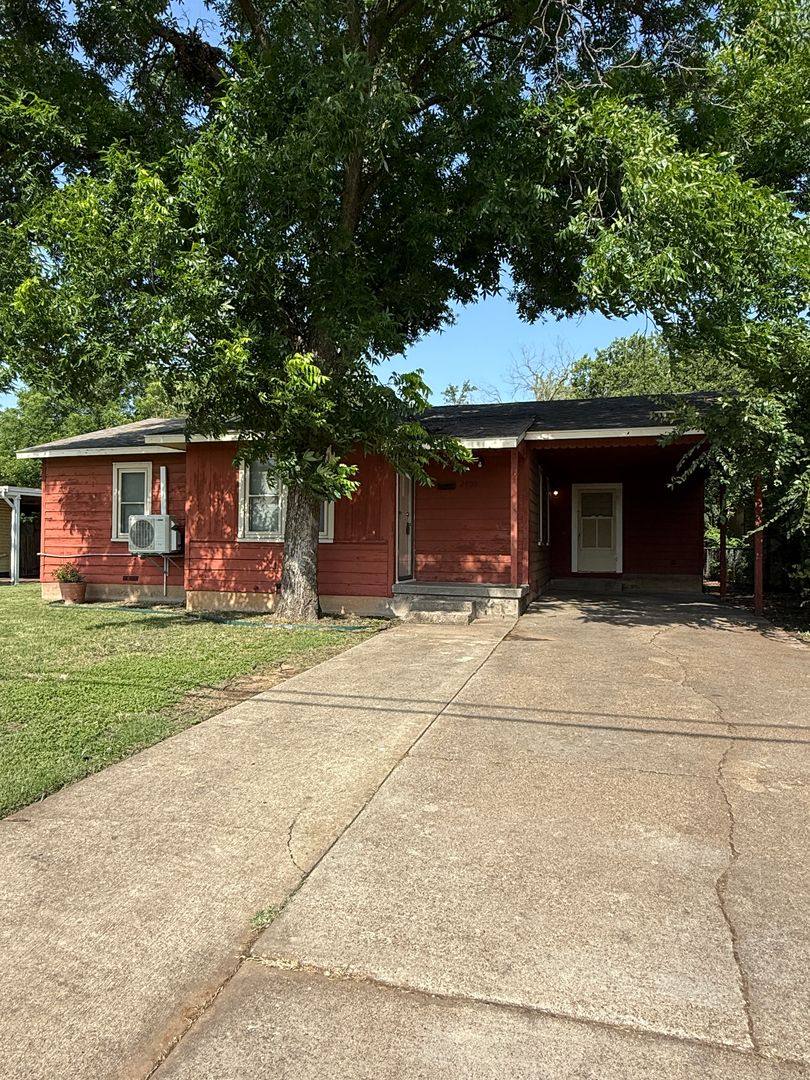 House for rent at 2406 Bridwell St, Wichita Falls, TX 76301