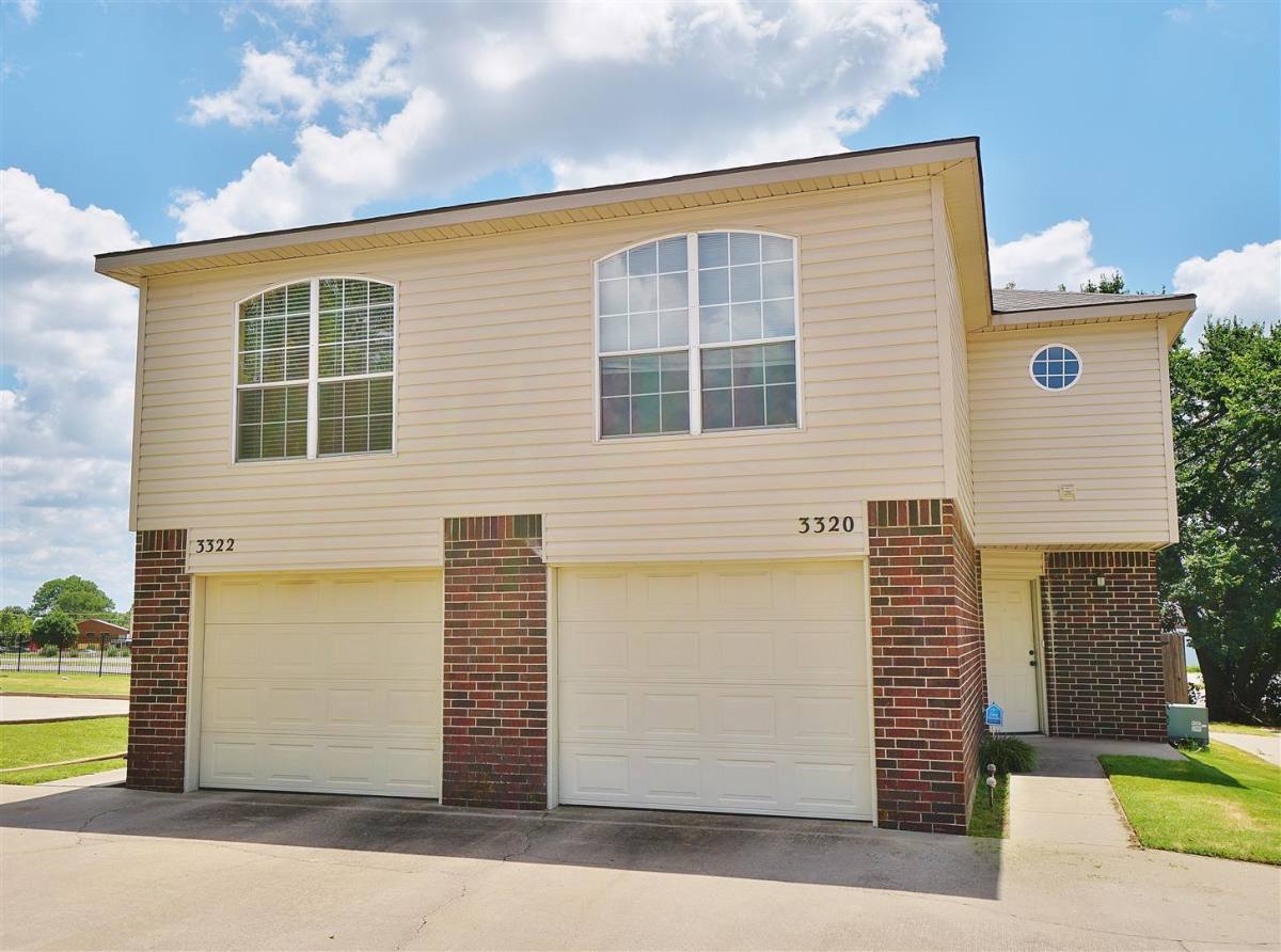Townhouse for rent at 3320-3322 Ridgecrest Circle, Norman, OK 73072