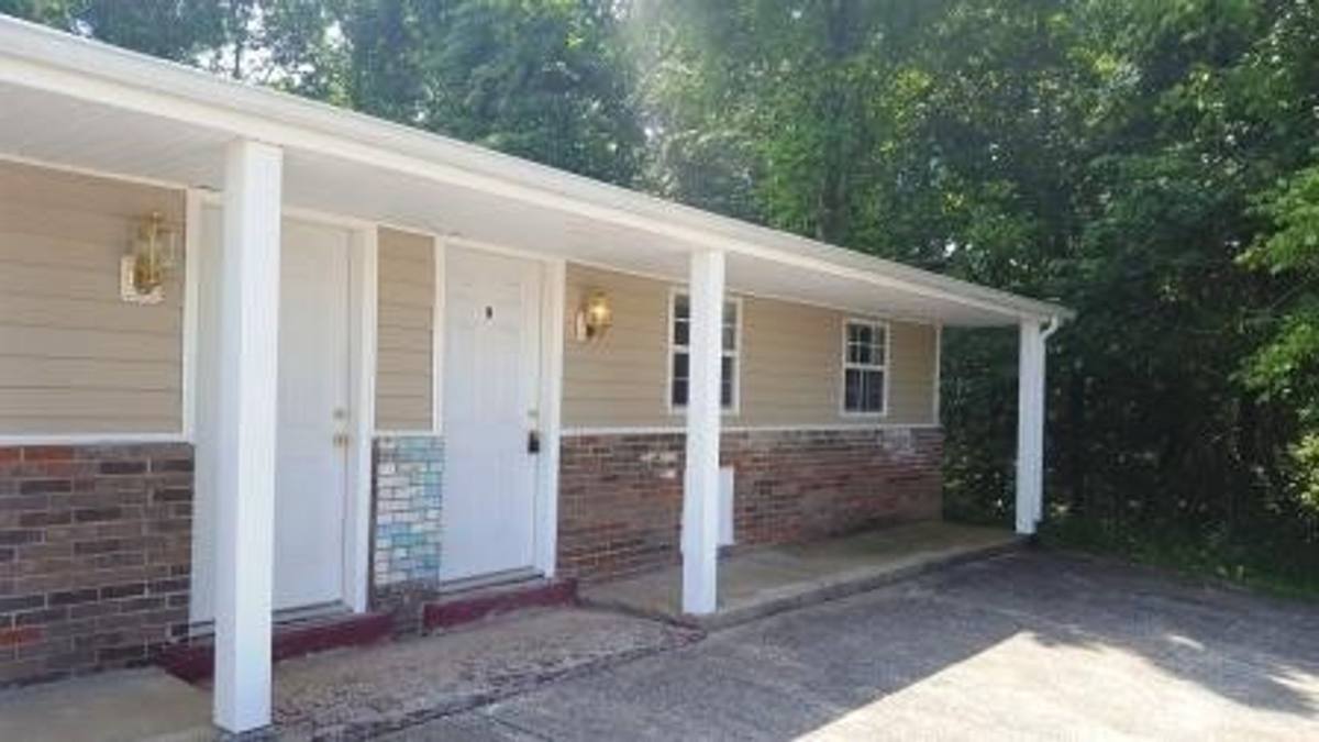 Apartment for rent at 425 Alma Lane, Clarksville, TN 37043