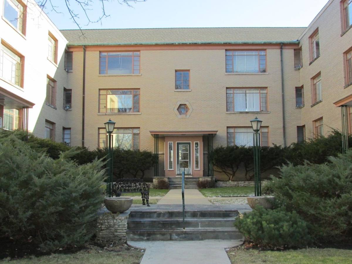 Apartment for rent at 418-22 5th St, Wilmette, IL 60091