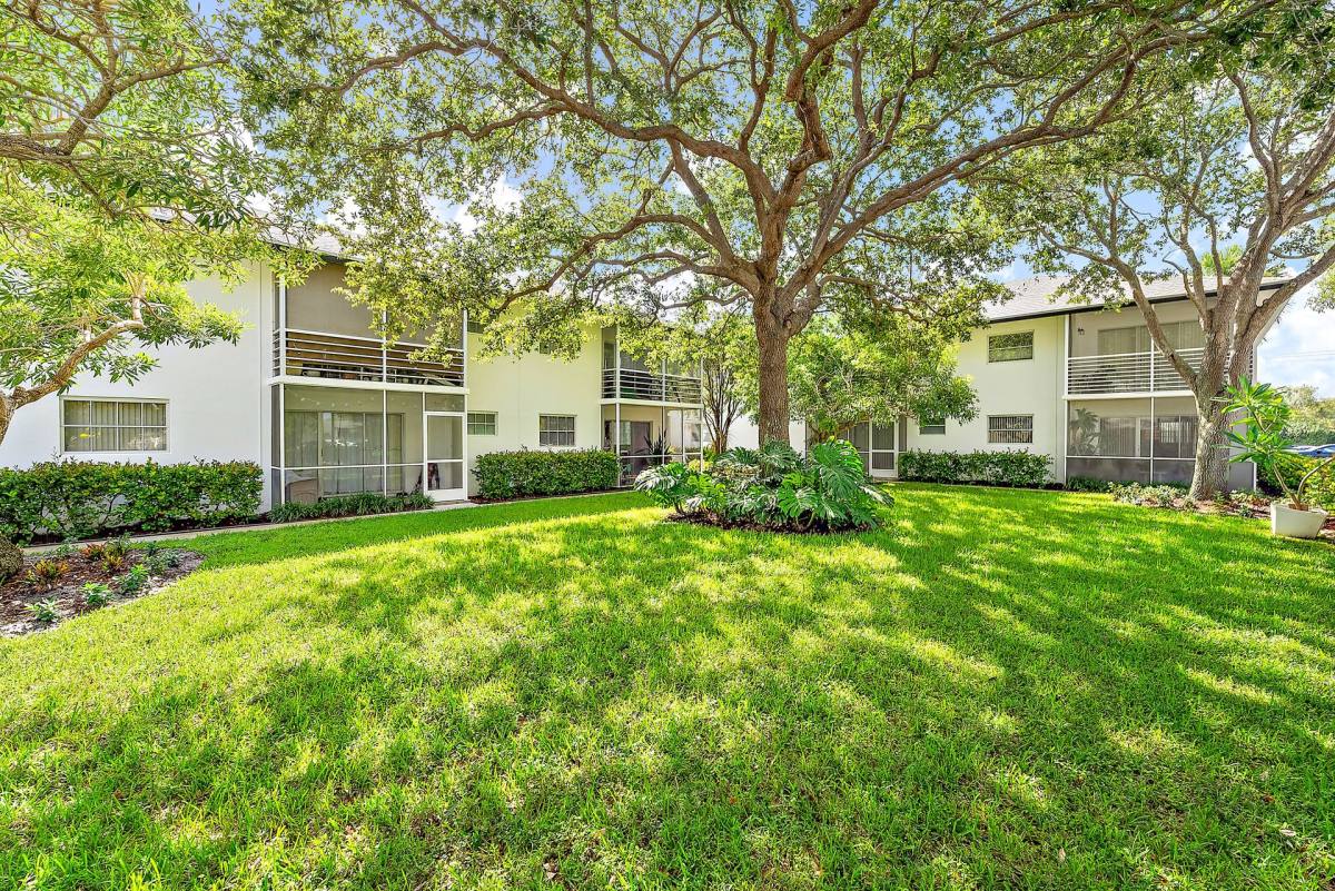 Apartment for rent at 360 Fiesta Ave, Jupiter, FL 33469