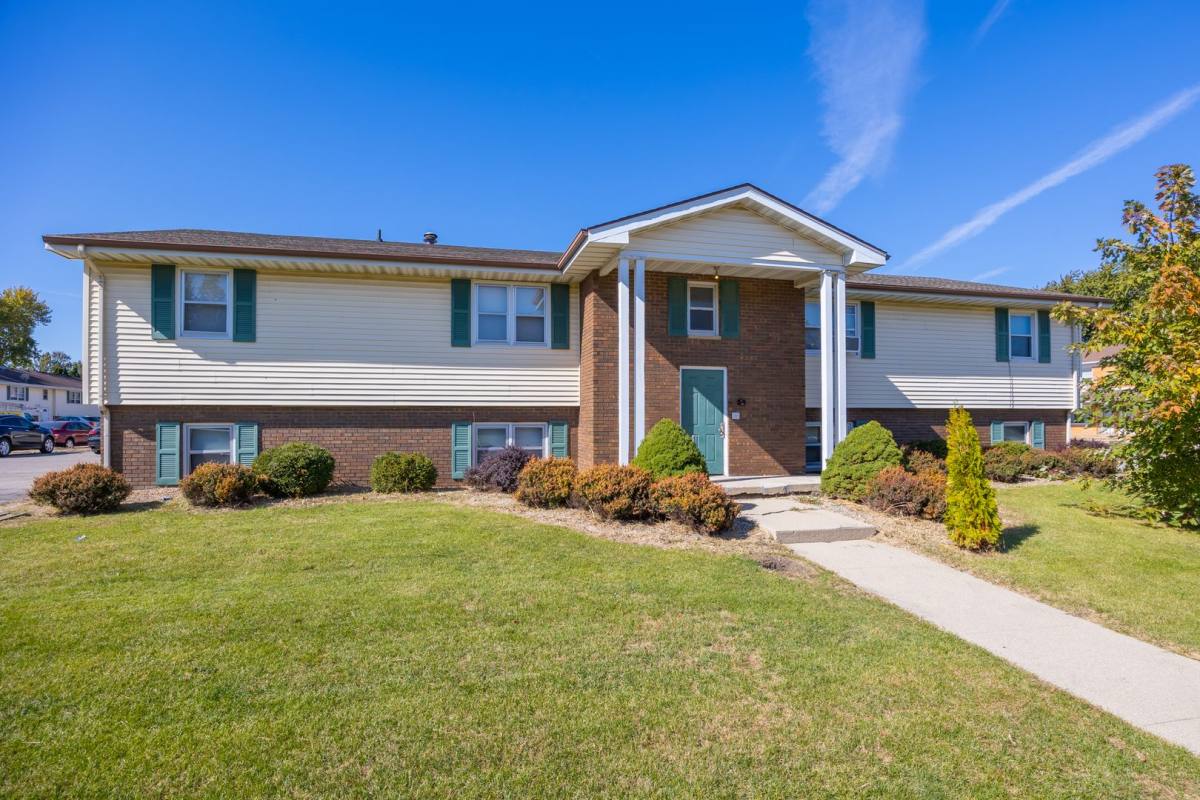 Apartment for rent at 2111 Todd Dr, Bloomington, IL 61704