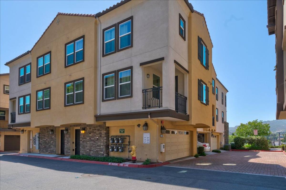 Townhouse for rent at 367 Mission Villas Rd, San Marcos, CA 92069