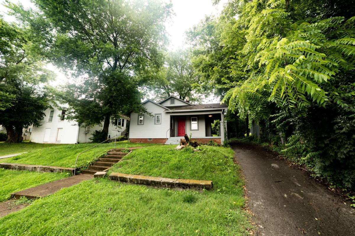 Apartment for rent at 2413 Emmett Ave, Nashville, TN 37206