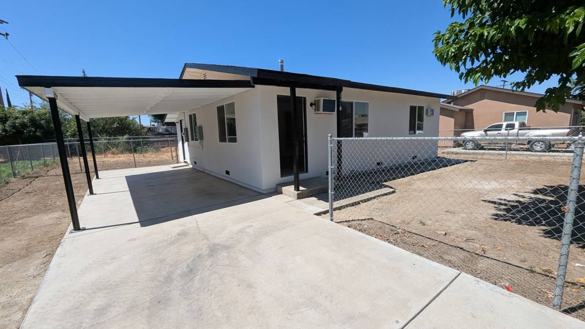 Apartment for rent at 541 N Newcomb St, Porterville, CA 93257