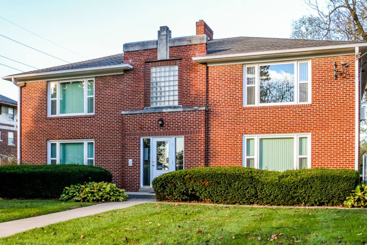 Apartment for rent at 640 S 38th St, Omaha, NE 68105