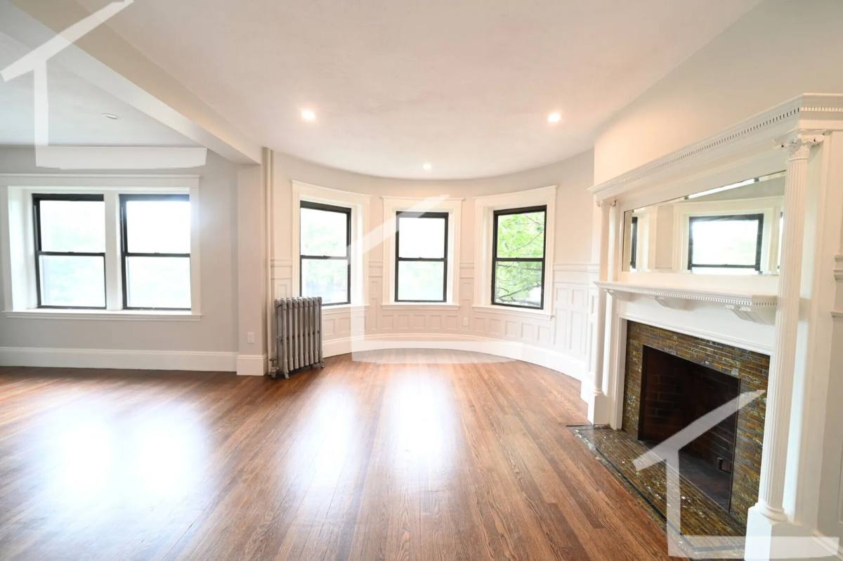 Apartment for rent at 1855 Beacon St #1E, Brookline, MA 02445