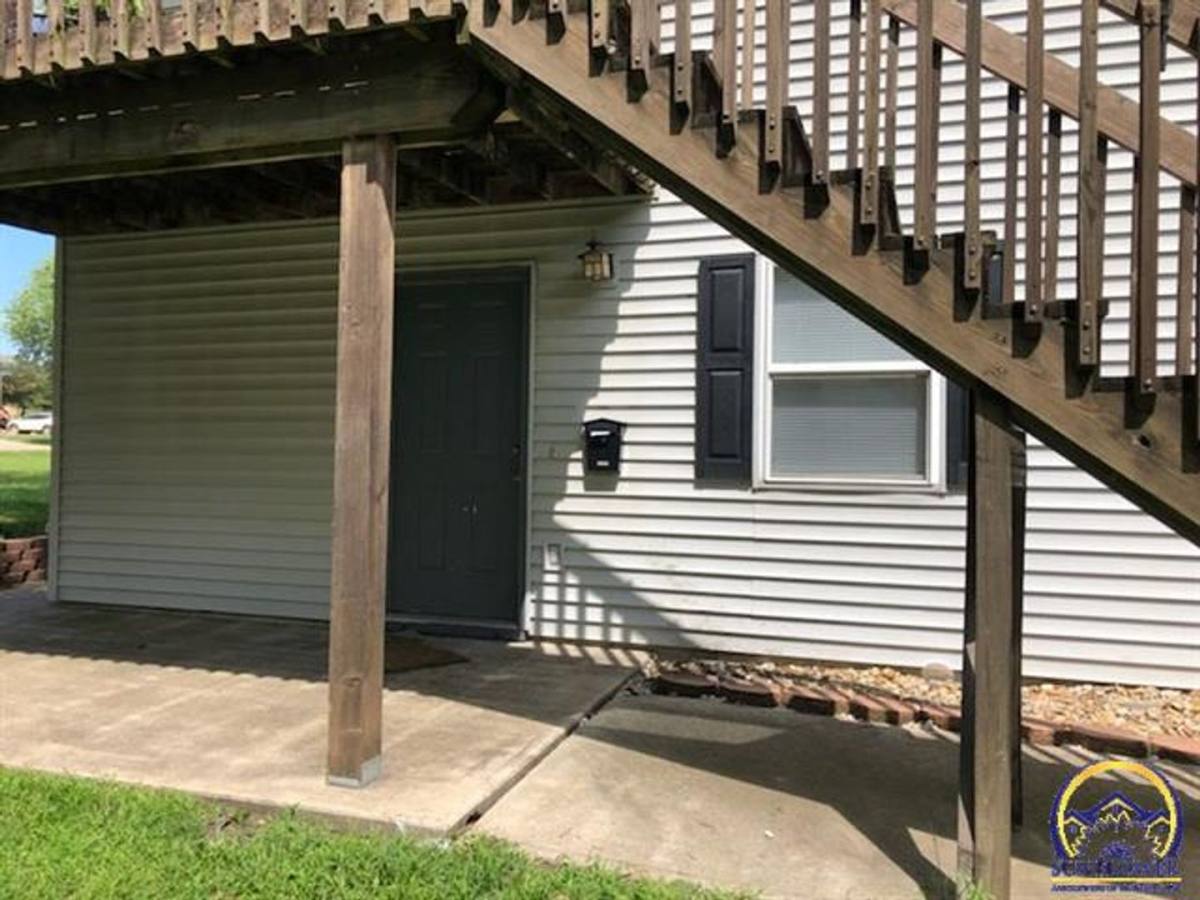 Apartment for rent at 1112 Union St, Emporia, KS 66801