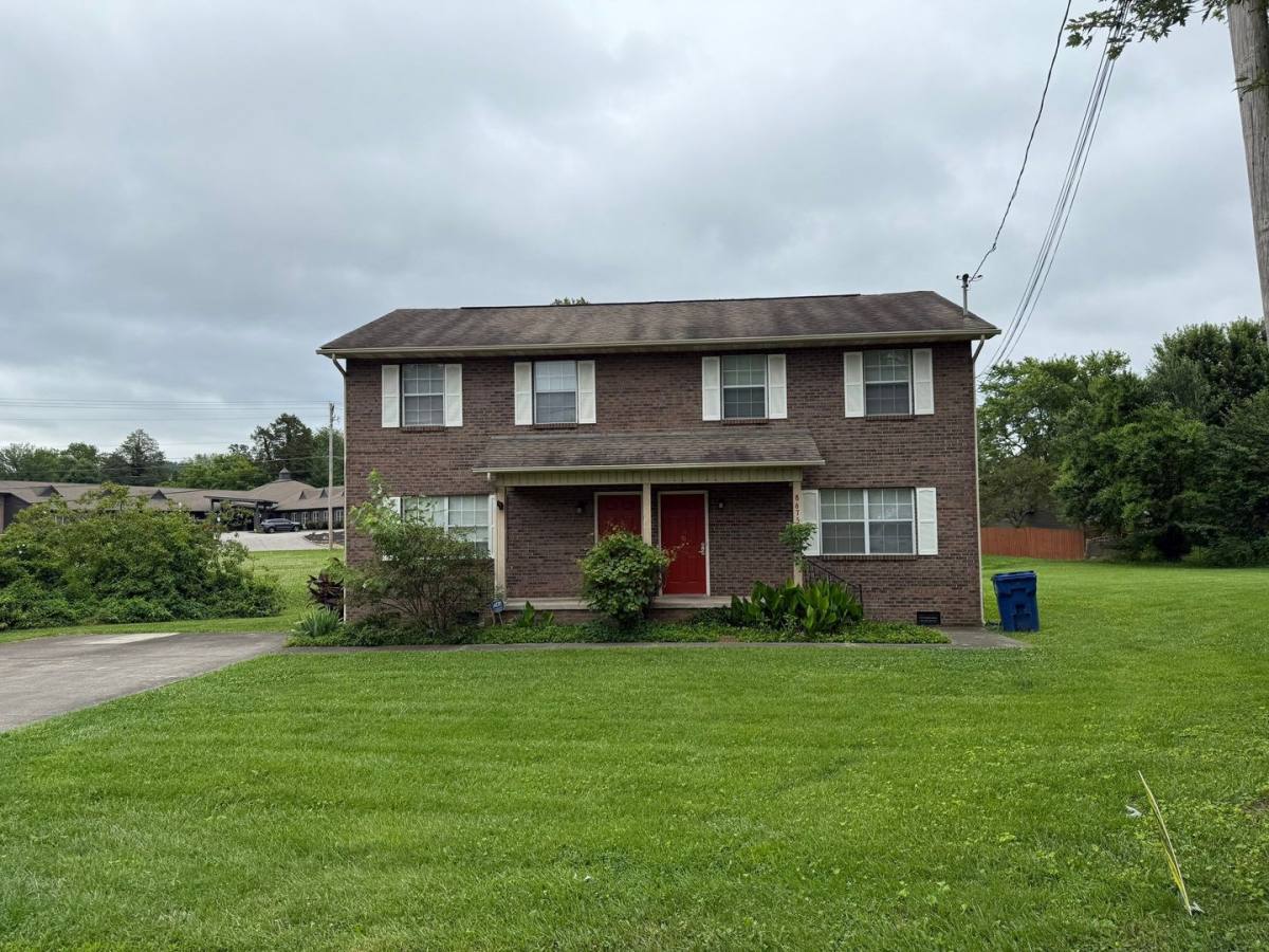 Townhouse for rent at 8675 Tervada Dr, Knoxville, TN 37931