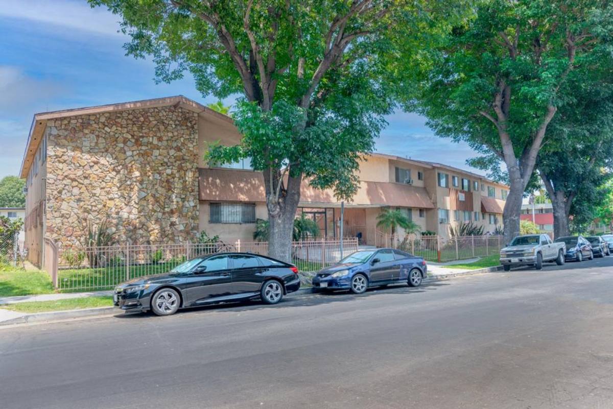 Apartment for rent at 4515 August St, Los Angeles, CA 90008