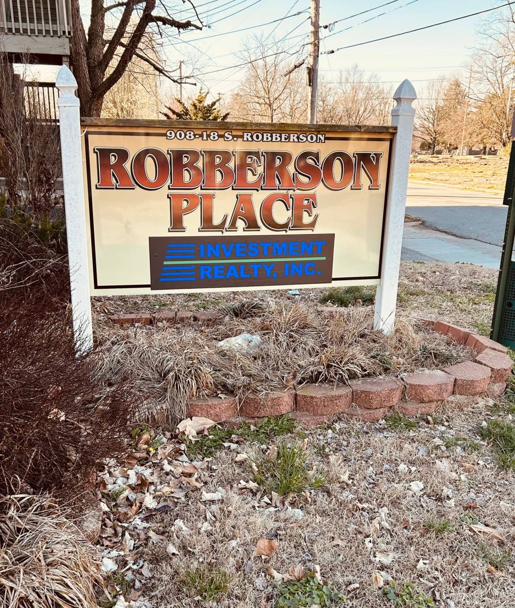 Apartment for rent at 918 S Robberson Ave, Springfield, MO 65806
