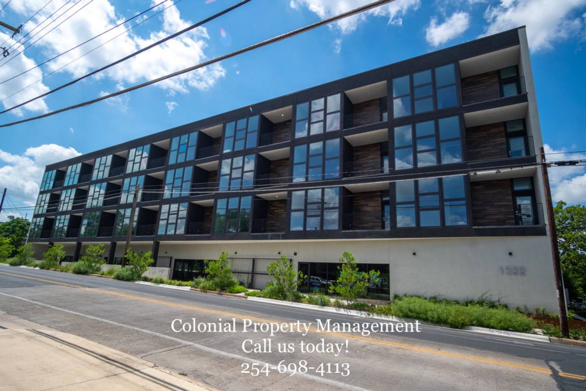 Apartment for rent at 1322 E 12th St, Austin, TX 78702