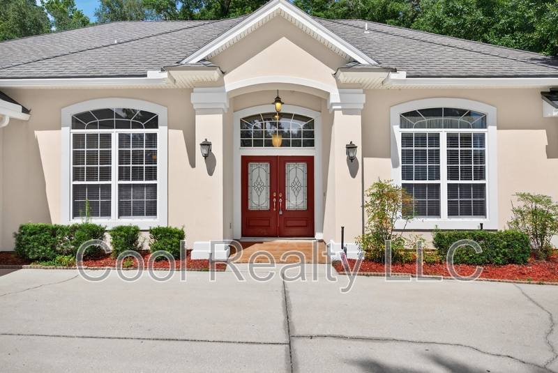 House for rent at 2580 Heather Oaks Court, Orange Park, FL 32073
