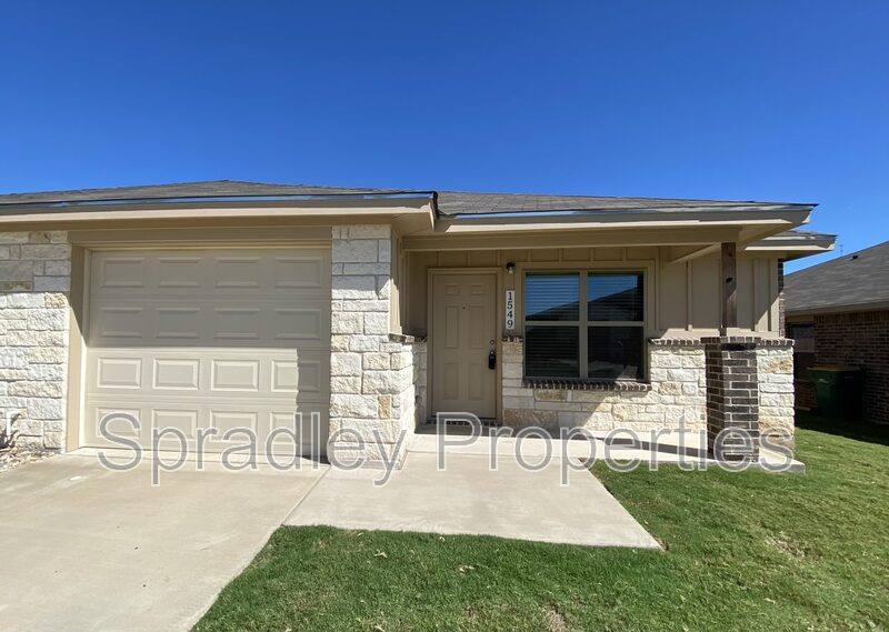 Townhouse for rent at 1549 Kal Court, Belton, TX 76513