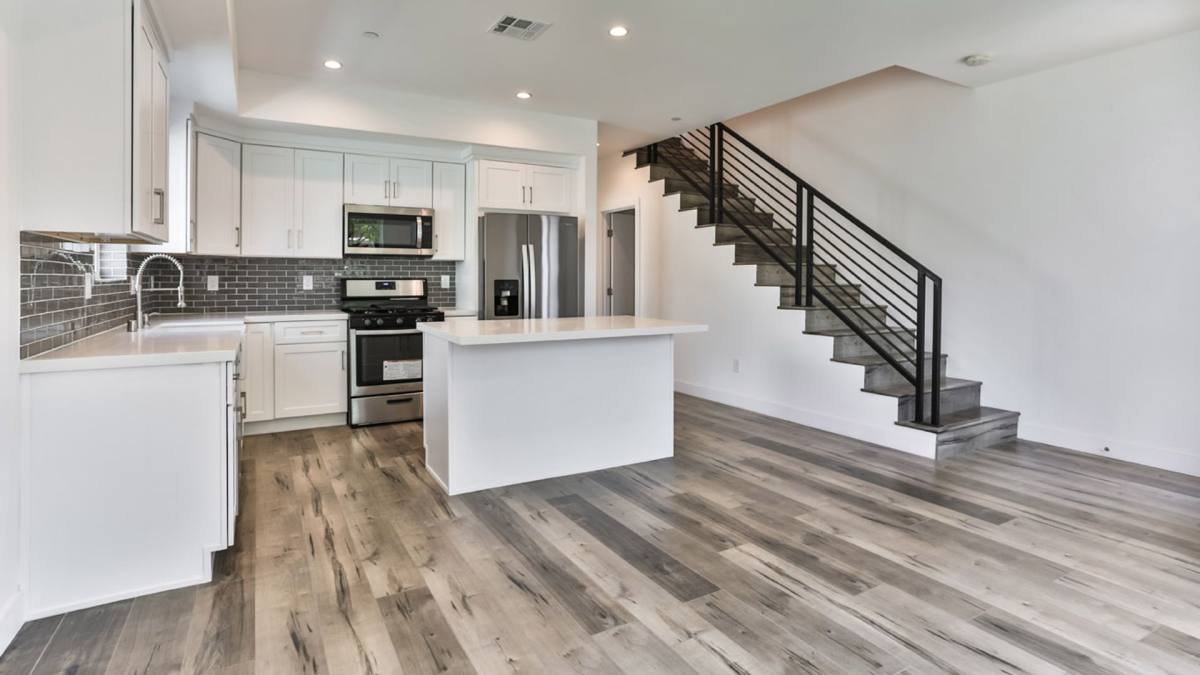 Apartment for rent at 3944 S Budlong Ave, Los Angeles, CA 90037