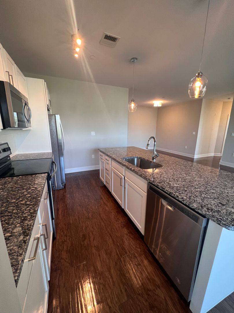 Apartment for rent at 7 N Main St, Old Saybrook, CT 06475