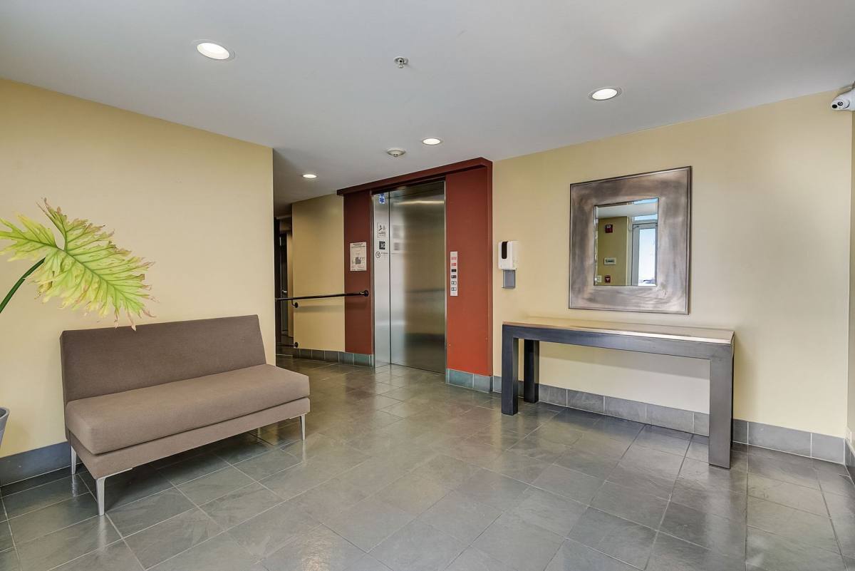 Apartment for rent at 65 W Dayton St, Pasadena, CA 91105