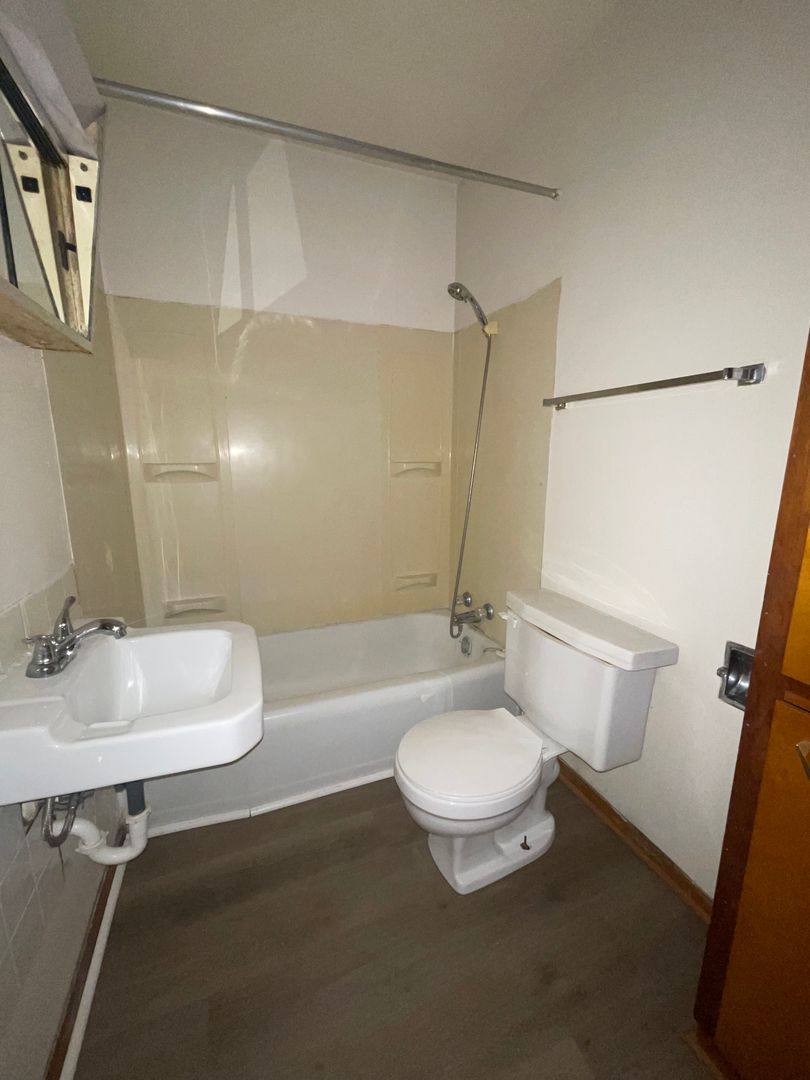Apartment for rent at 605-611 Pleasant St, Waterloo, IA 50702