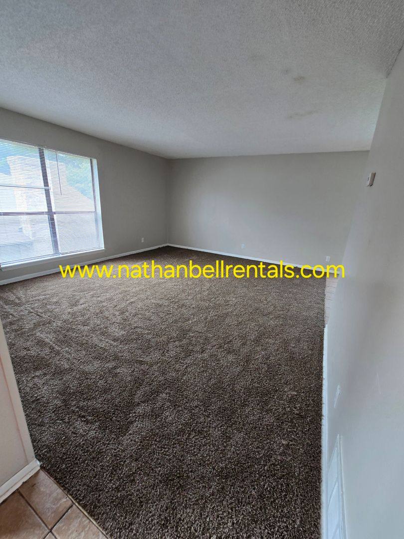 Apartment for rent at 3095 Lamar Ave, Paris, TX 75460