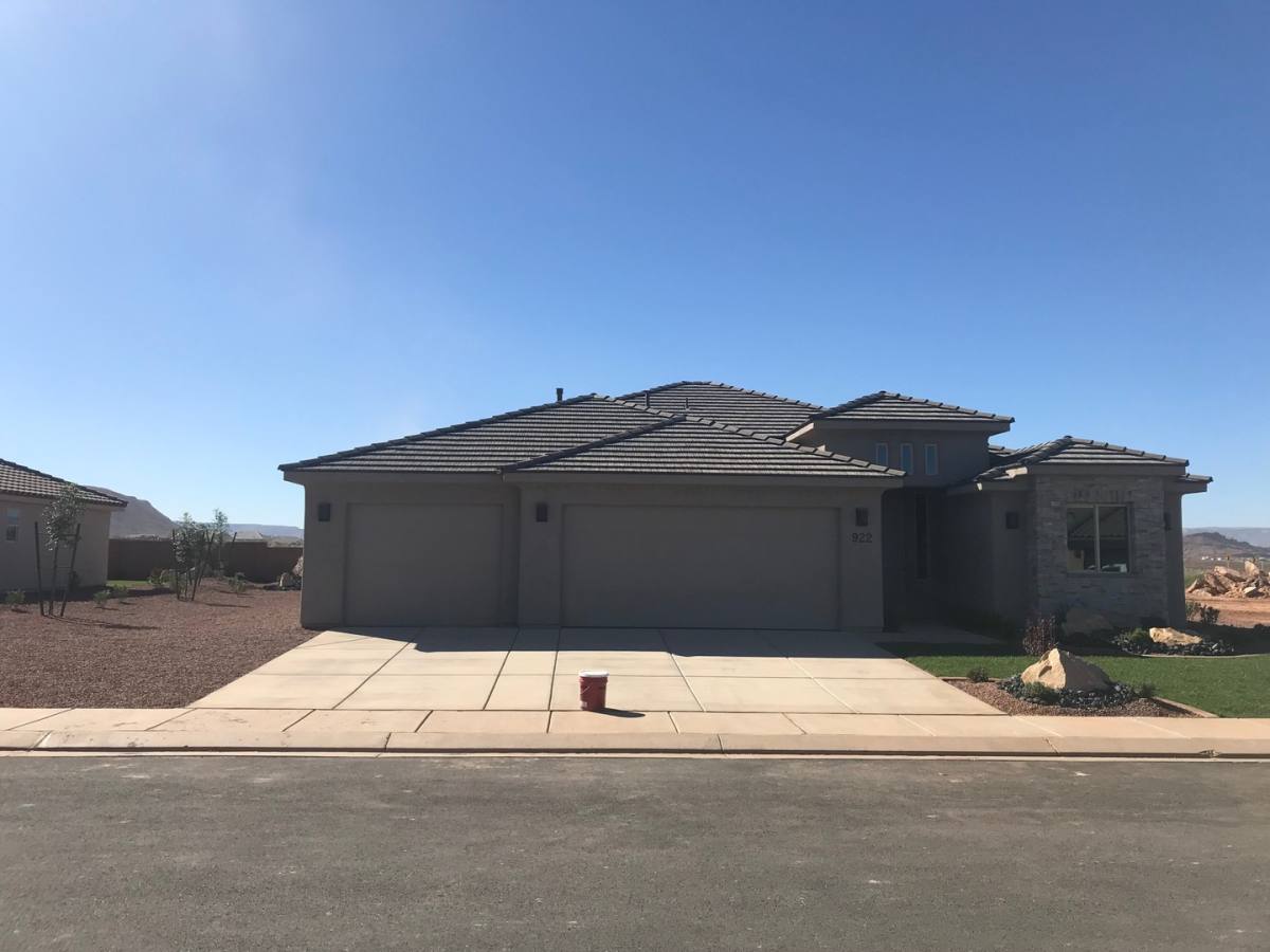House for rent at 922 E 3950 S, Washington, UT 84780