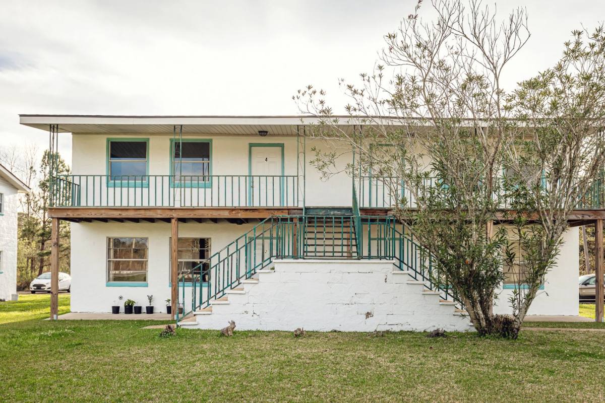 Apartment for rent at 8429 Highway, Moss Point, MS 39563