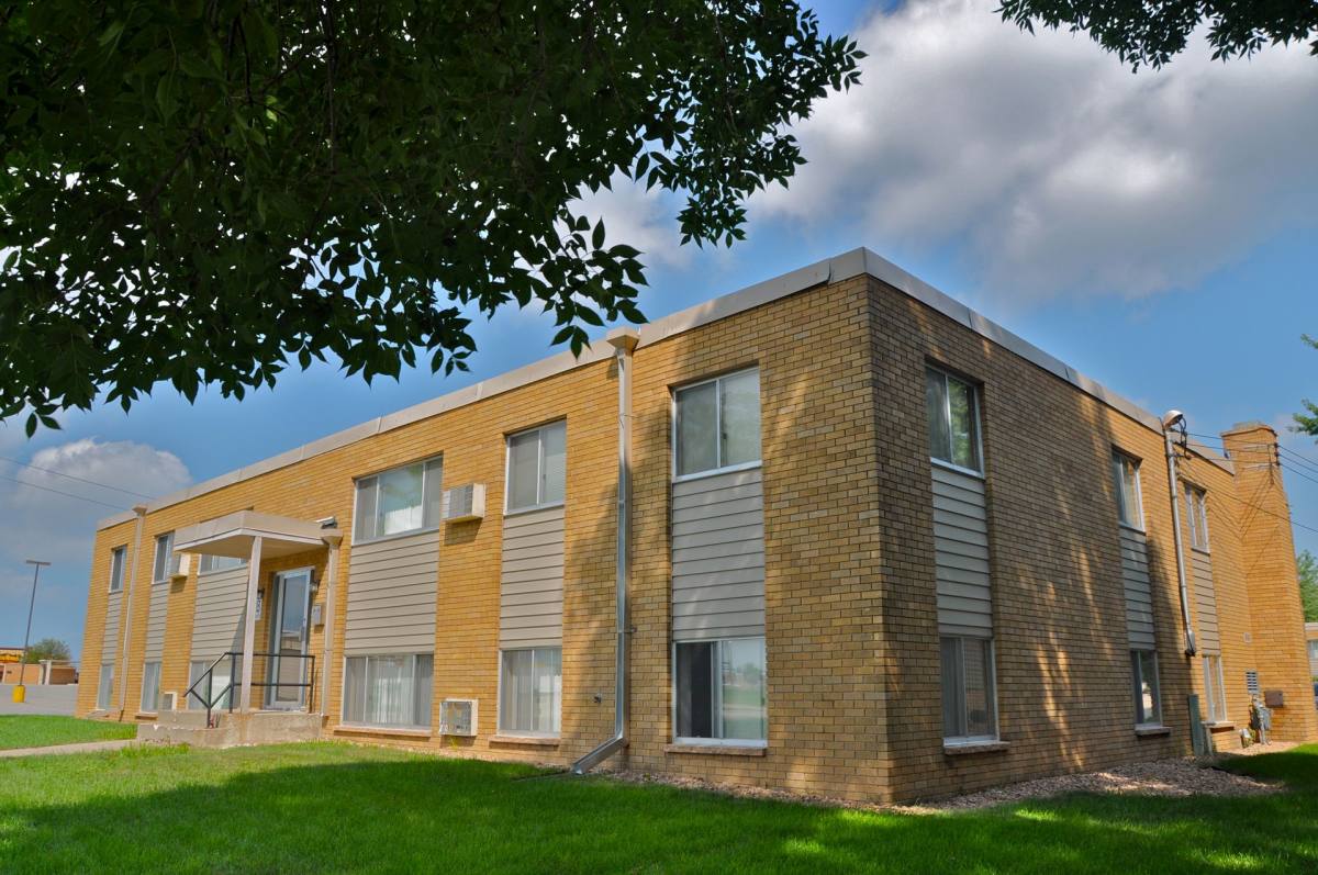 Apartment for rent at 428 Commodore Dr, Mankato, MN 56001