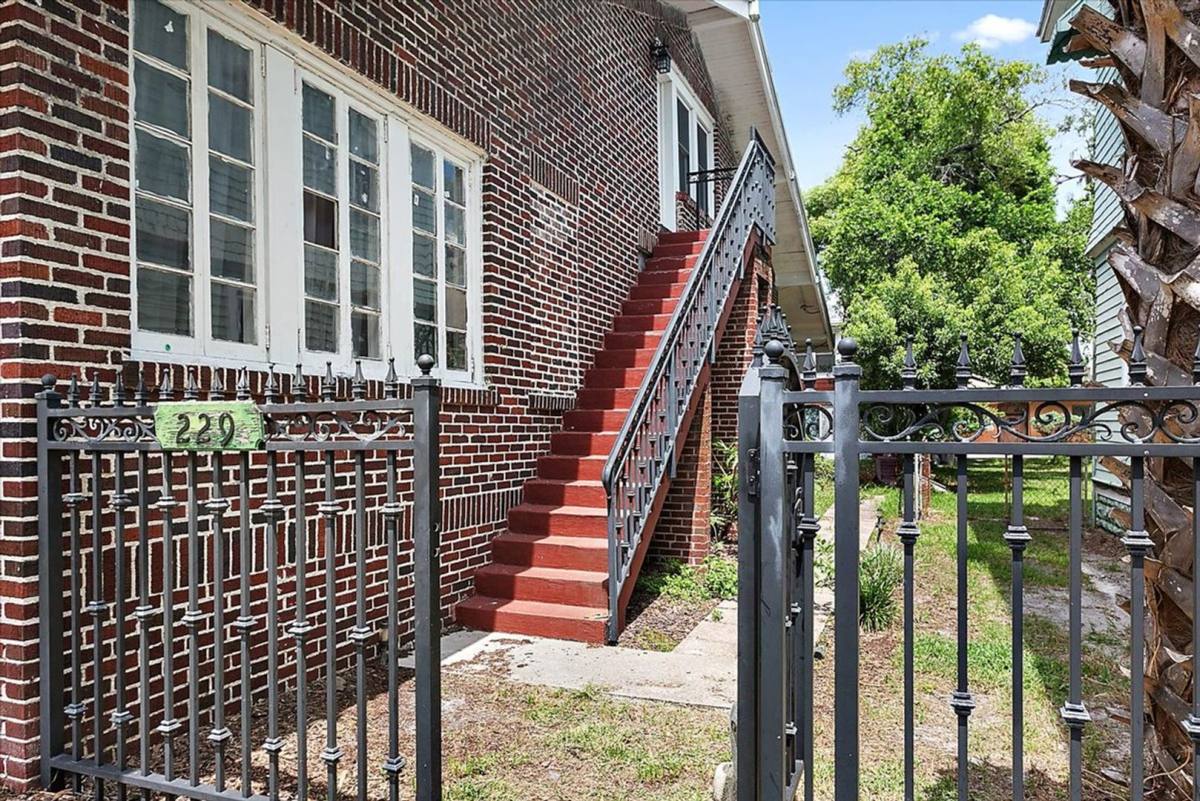 Apartment for rent at 231 W 10th St, Jacksonville, FL 32206