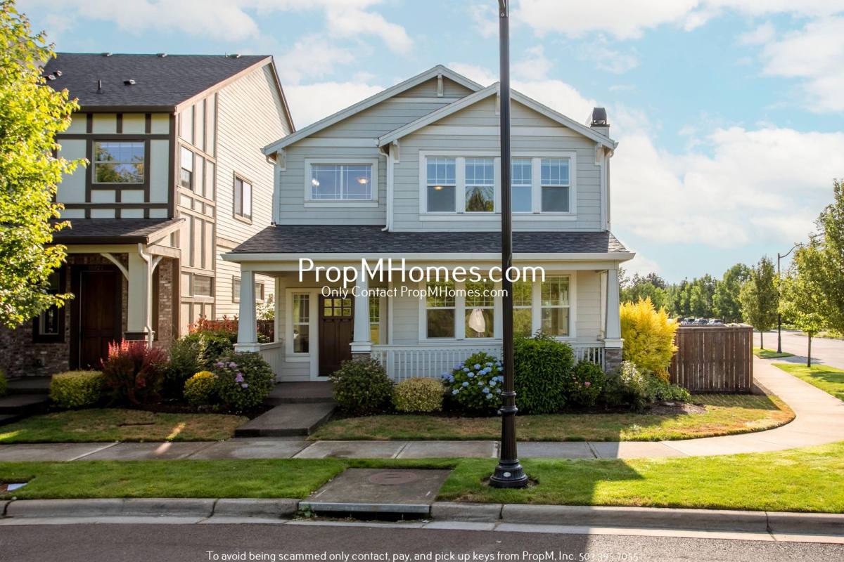 House for rent at 10719 SW Carinthia Circle, Wilsonville, OR 97070