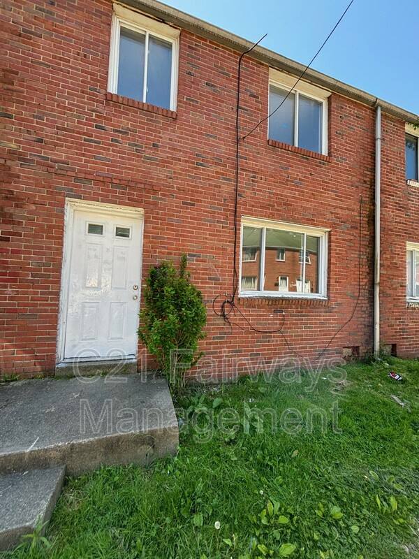 Townhouse for rent at 3102 Miles #1, Clairton, PA 15025