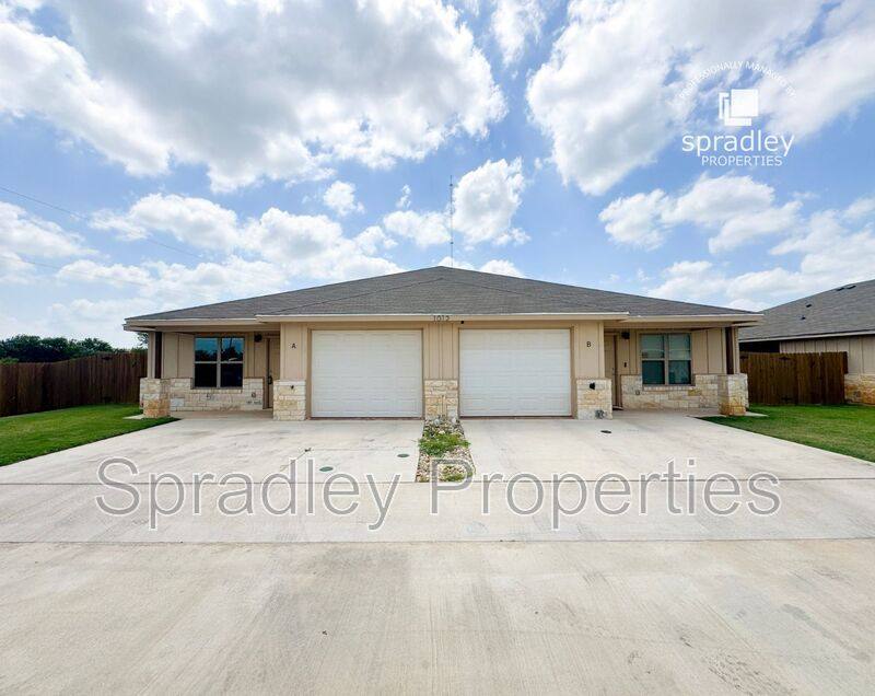 Apartment for rent at 1012A Menard Court, Belton, TX 76513