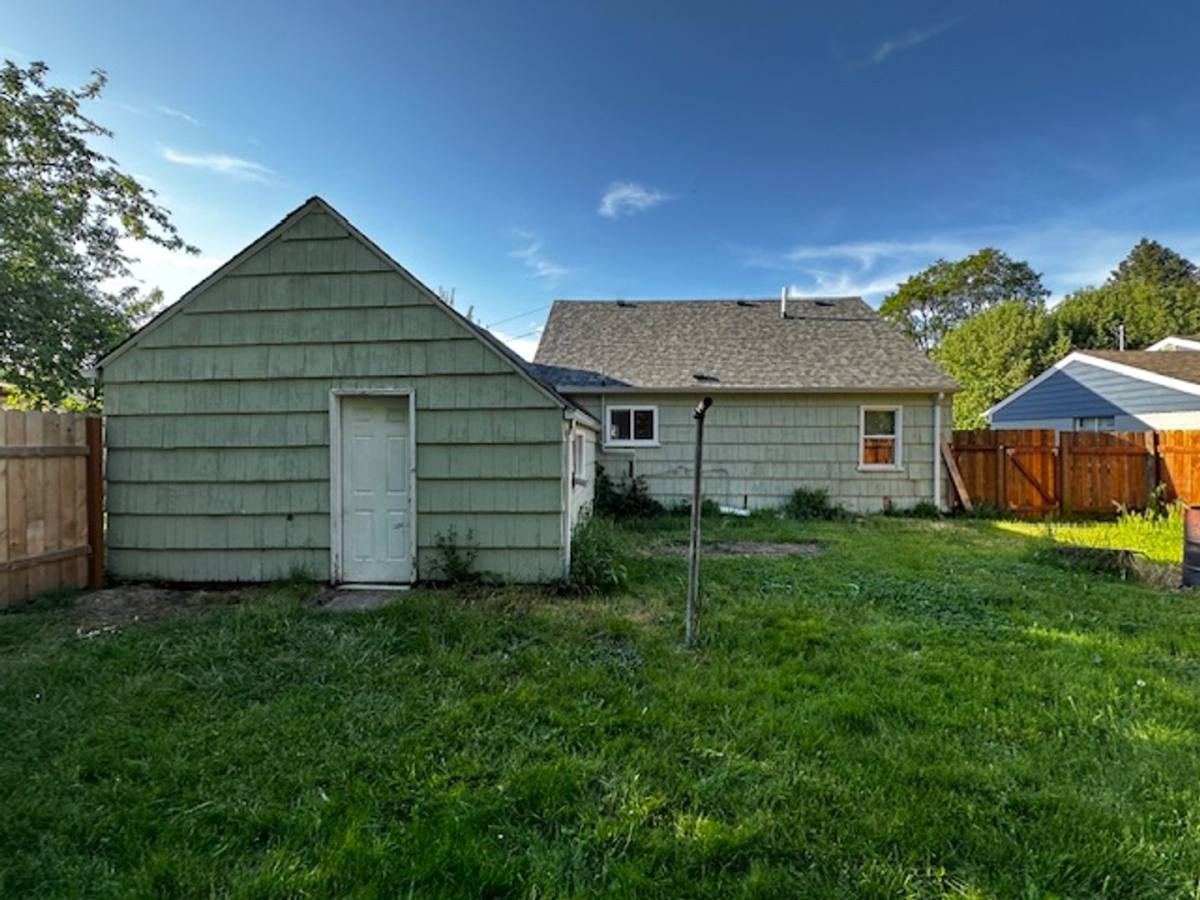 House for rent at 1934 1st Ave SE, Albany, OR 97321