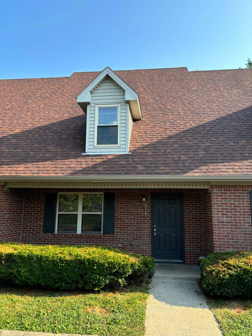 Apartment for rent at 210 Breckenridge Rd, Versailles, KY 40383