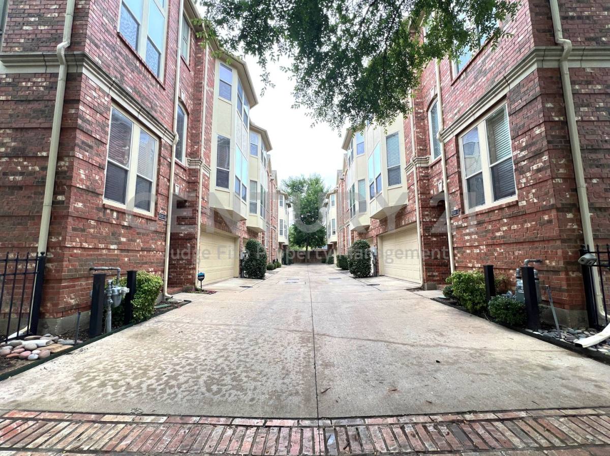 Townhouse for rent at 4330 Holland Ave, Dallas, TX 75219