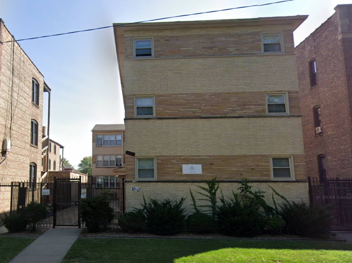 Apartment for rent at 10511 S Hale Ave, Chicago, IL 60643