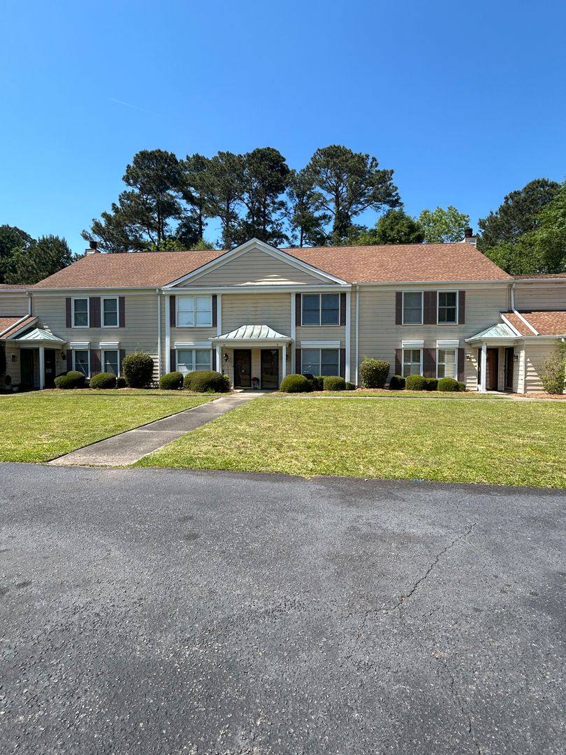 Townhouse for rent at 1038 N Guignard Dr #8, Sumter, SC 29150