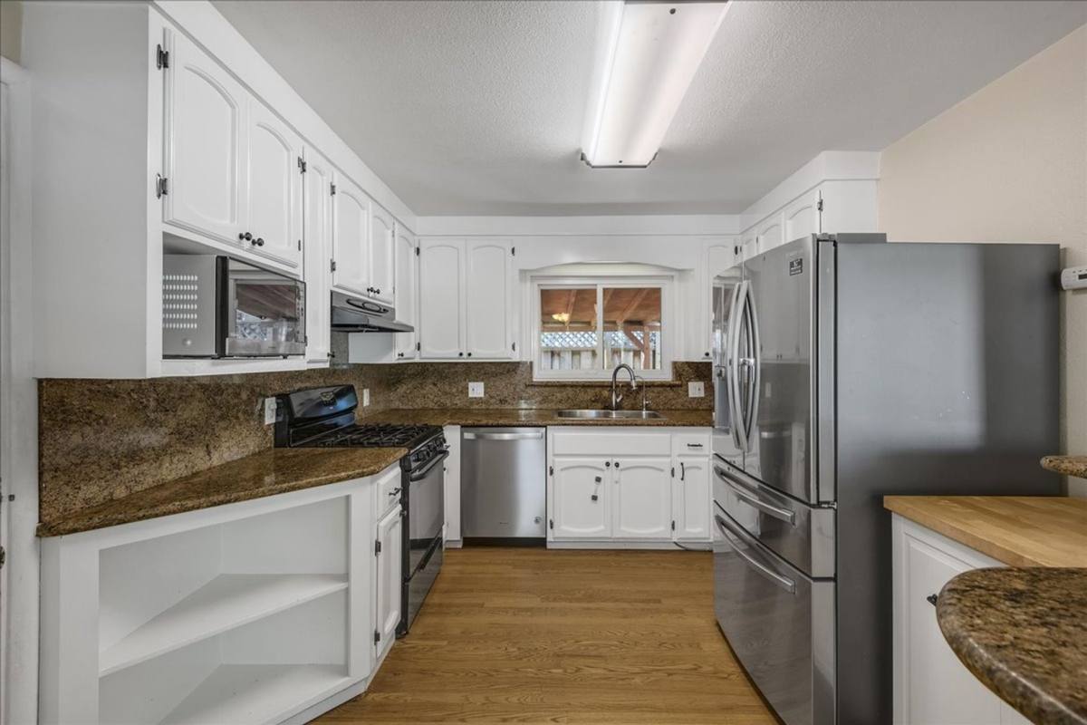 House for rent at 802 James Ave, Redwood City, CA 94062