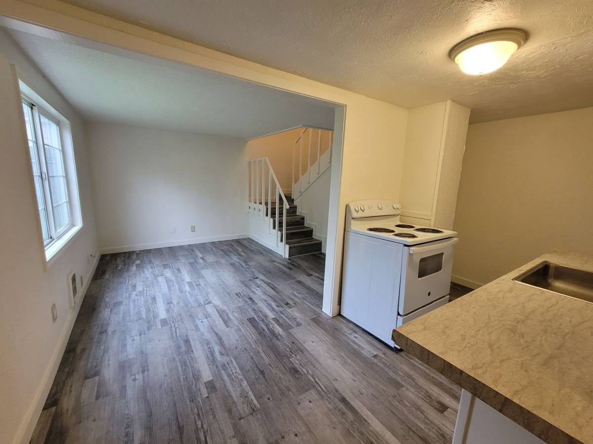 Apartment for rent at 1395 Rainbow Dr, Springfield, OR 97477