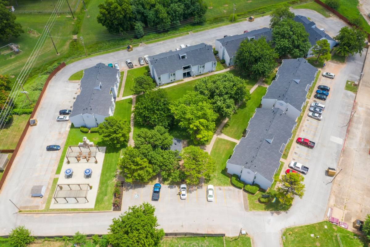Apartment for rent at 758 Plaza Dr, Jenks, OK 74037