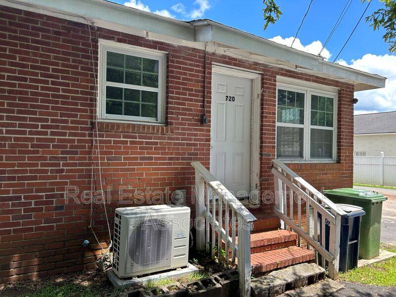 Apartment for rent at 720 W Taylor St, Griffin, GA 30223